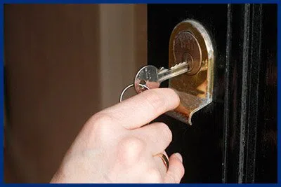 Advantage Locksmith Store Feeding Hills, MA 413-258-0257 - 7-door-unlock